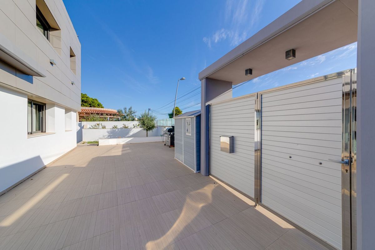 РОСКОШНАЯ ОТДЕЛЬНАЯ ВИЛЛА ПРОДАЕТСЯ – LOS BALCONES – LOS ALTOS DEL EDÉN